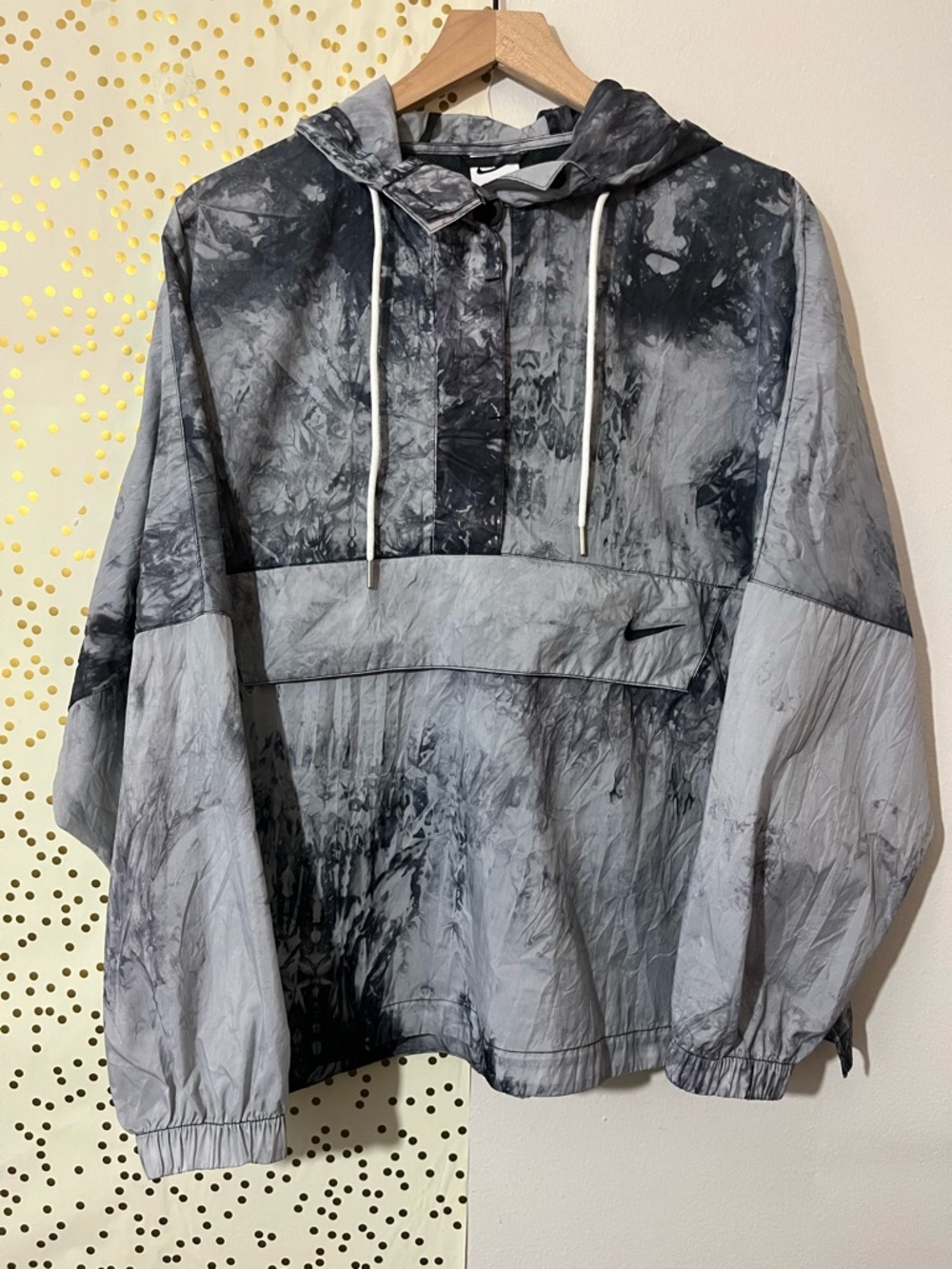 Nike Women's Sportswear Wave Dye Woven Boxy Pullover Hoodie size Medium - Picture 2 of 14